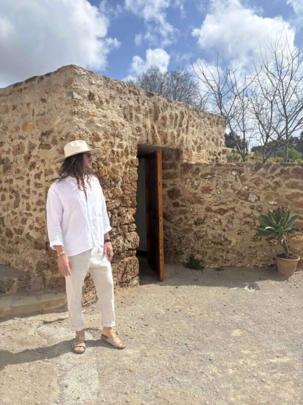 Camisa blanca cuello mao